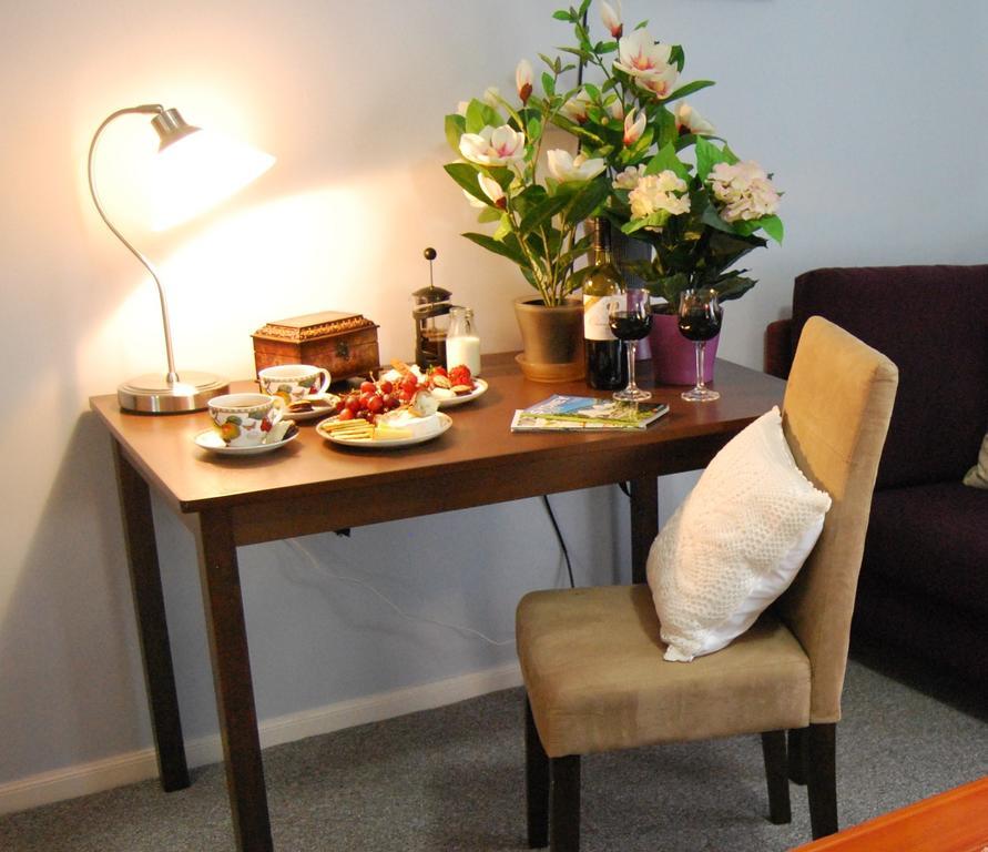 Cutmore Cottages - Meurants Manor Stanhope Gardens Room photo